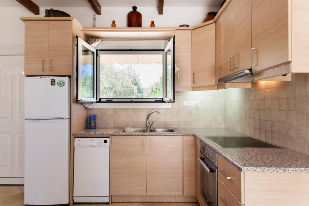 Beautiful Holiday House Near The Sea Сіссяв Екстер'єр фото